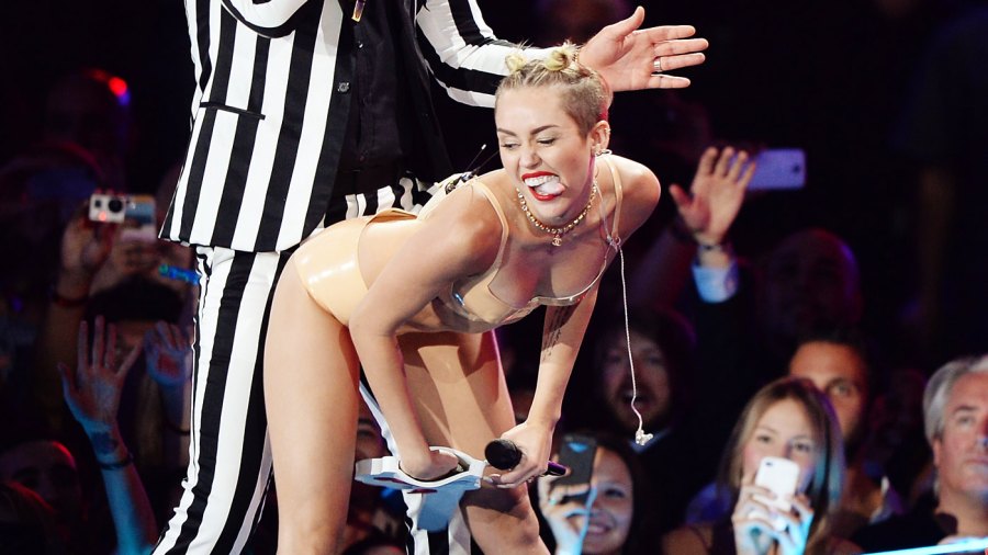 Miley Cyrus Clit Pics